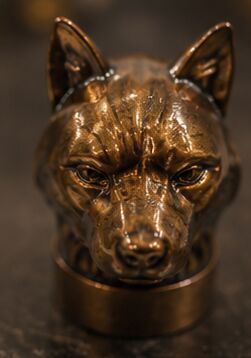 3D Wolf Head Antique Bronze Zamak Perfume Cap with Customizable Logo