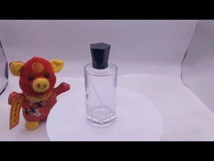 ক্যাপ দেখাচ্ছে