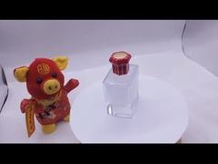 ক্যাপ দেখাচ্ছে